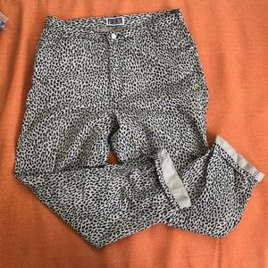 5/$20 or 2/$10🌞 Vintage cheetah high waist jeans